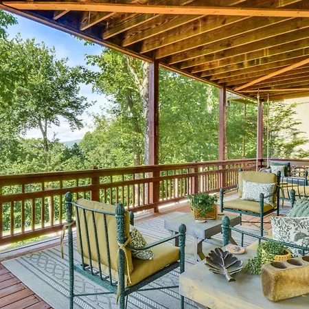 Mountain Time Cashiers Condo With Deck And Views!